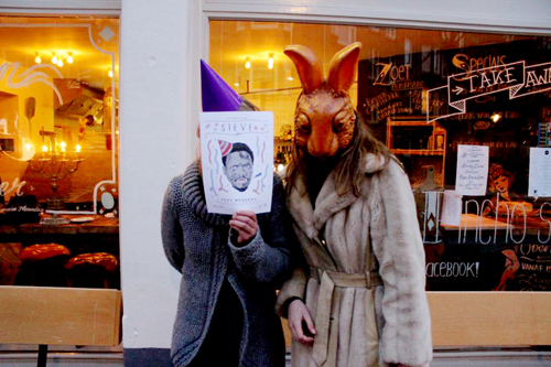 Steve's eerste feestje!