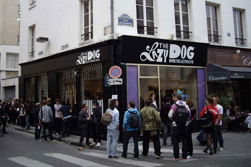 The Lazy dog in Parijs